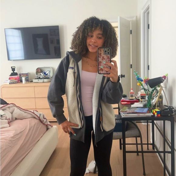 Meet your Posher, Sofia - Picture 3 of 5